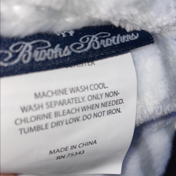 Brooks Brothers Luxe Plush King Blanket in White and Light Gray Stripes - Picture 11 of 12